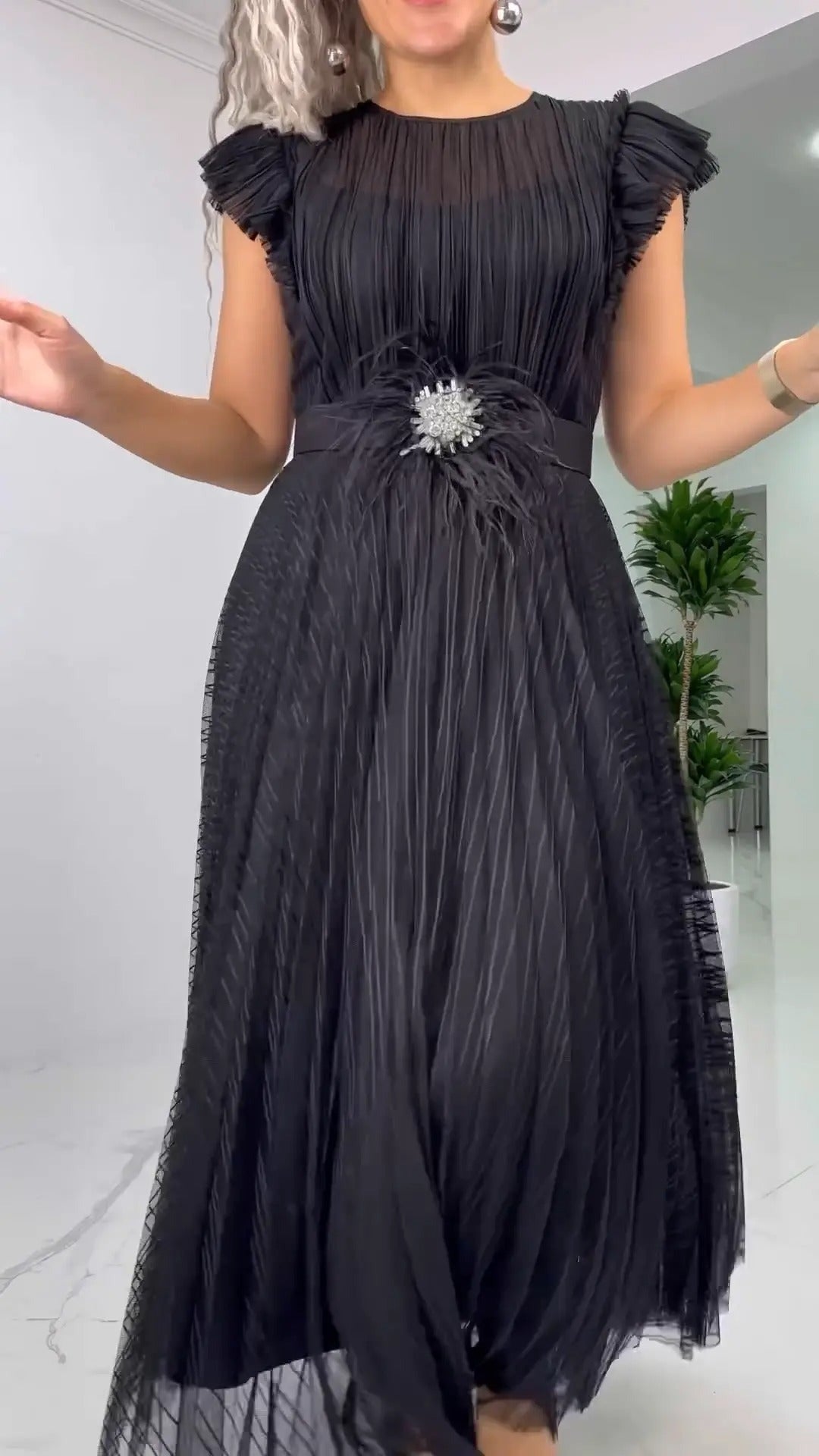 DUNIA - VESTIDO LARGO PLISADO CON CINTURÓN