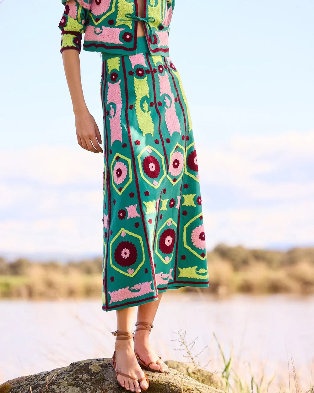 LOLA - CONJUNTO FALDA Y CHAQUETA
