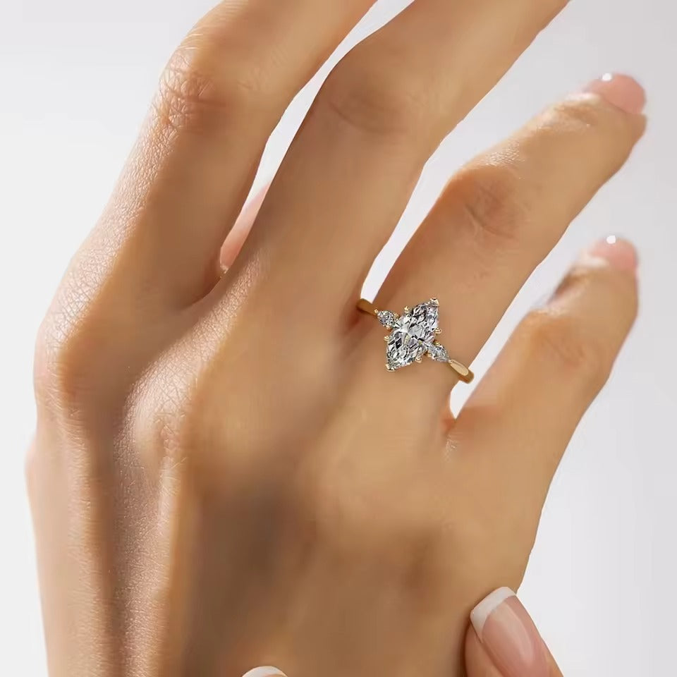ADELA - ANILLO DE ORO CON DIAMANTES
