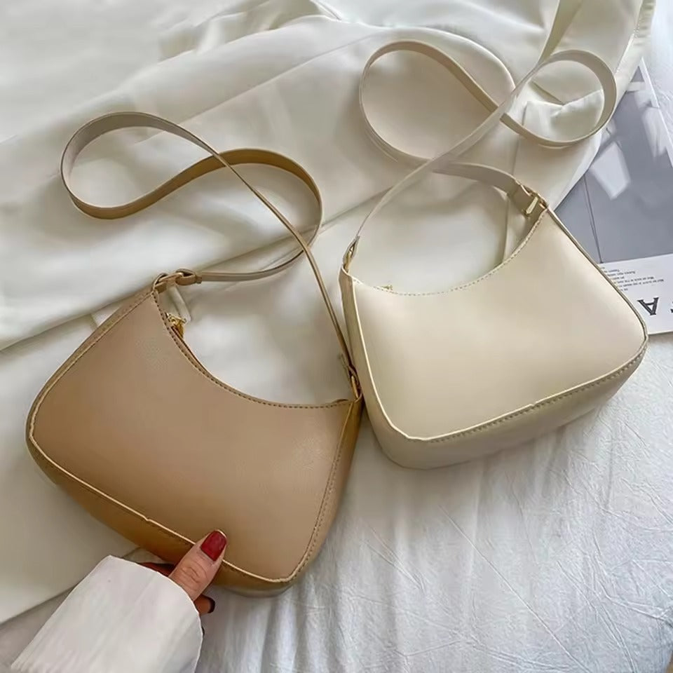 BELÉN - CARTERA DE CUERO CON CORREA AJUSTABLE