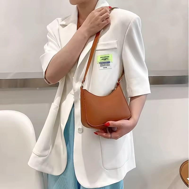 BELÉN - CARTERA DE CUERO CON CORREA AJUSTABLE
